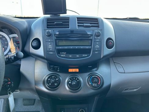 Used 2011 Toyota RAV4 4WD w/ Upgrade Value Pkg image 16