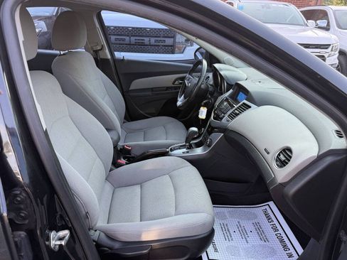 Used 2013 Chevrolet Cruze LT FWD image 17
