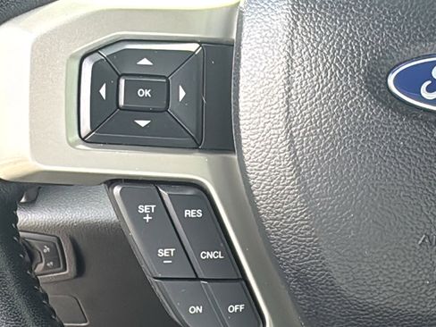 Used 2020 Ford F250 Lariat w/ Chrome Package image 21