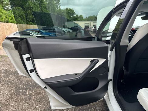 Used 2020 Tesla Model Y Long Range AWD/4WD image 14