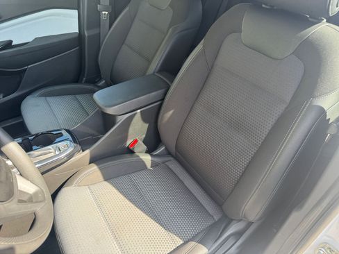 Used 2025 Kia Sportage LX FWD image 31