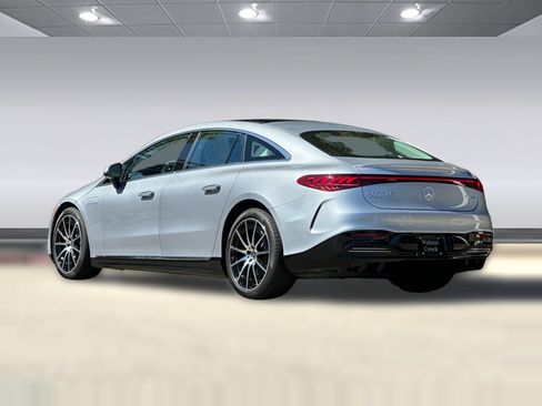 Certified 2022 Mercedes-Benz EQS 580 4MATIC Sedan image 3
