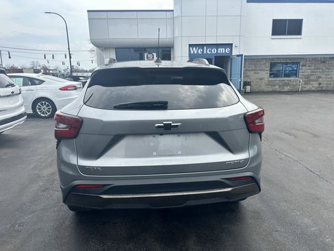 Used 2024 Chevrolet Trax ACTIV w/ Sunroof Package image 7