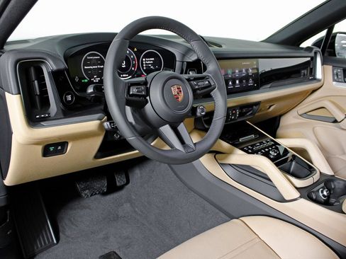 New 2026 Porsche Cayenne Coupe image 4