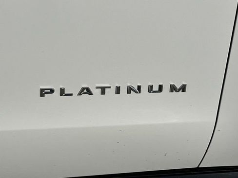 Used 2025 Ford Expedition Max Platinum AWD/4WD image 6