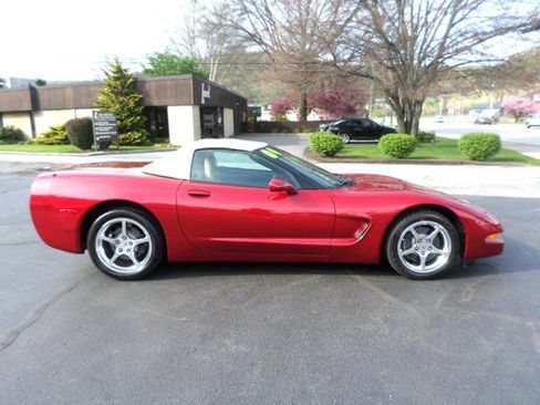 Used 2004 Chevrolet Corvette Convertible w/ Preferred Equipment Group image 8