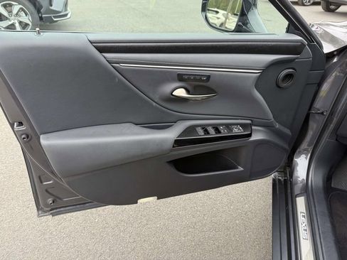 Used 2025 Lexus ES 350 Premium image 12