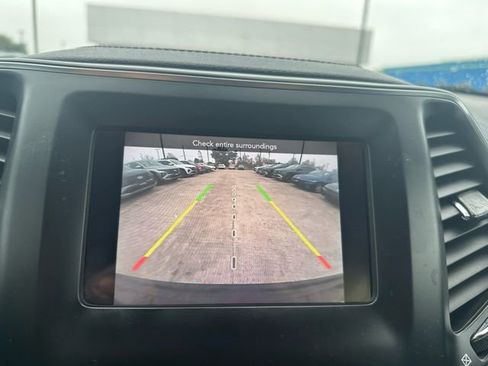 Used 2019 Jeep Cherokee Latitude Plus image 16