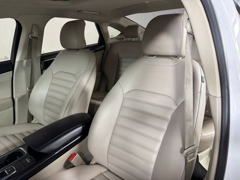 Used 2019 Ford Fusion SEL image 12