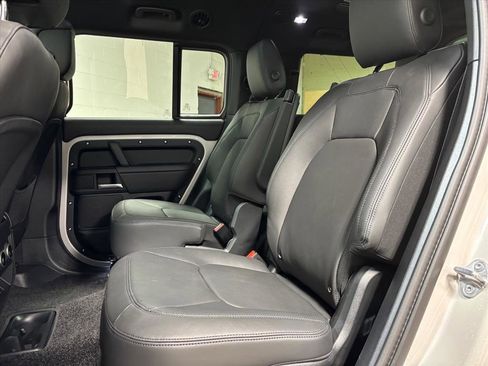 New 2026 Land Rover Defender 130 X-Dynamic SE image 26