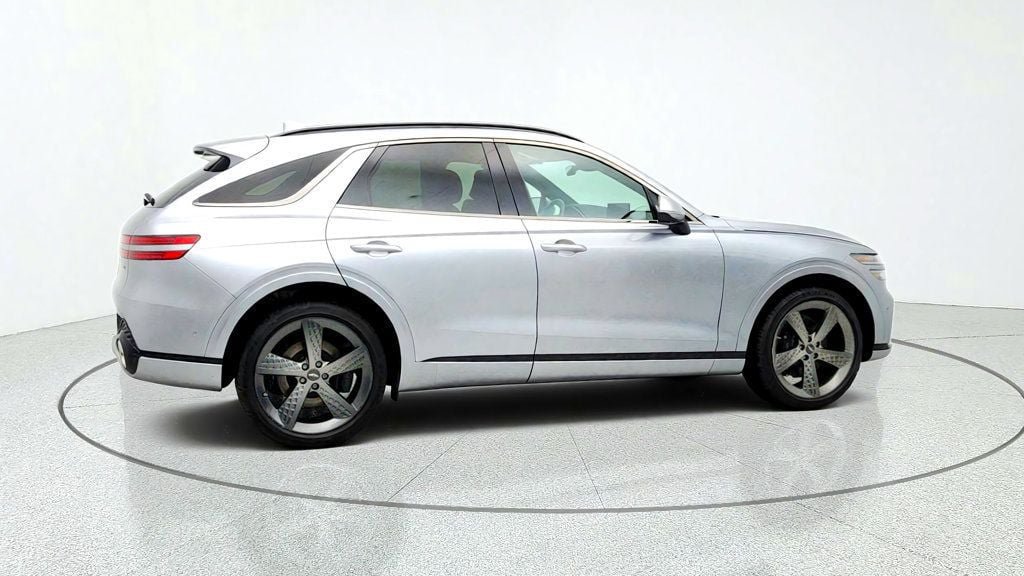 Used 2024 Genesis GV70 2.5T w/ Sport Prestige Package AWD/4WD image 4