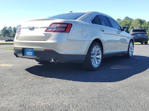 Used 2018 Ford Taurus Limited FWD image 5