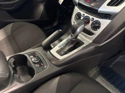 Used 2014 Ford Focus SE w/ SE Winter Package FWD image 22