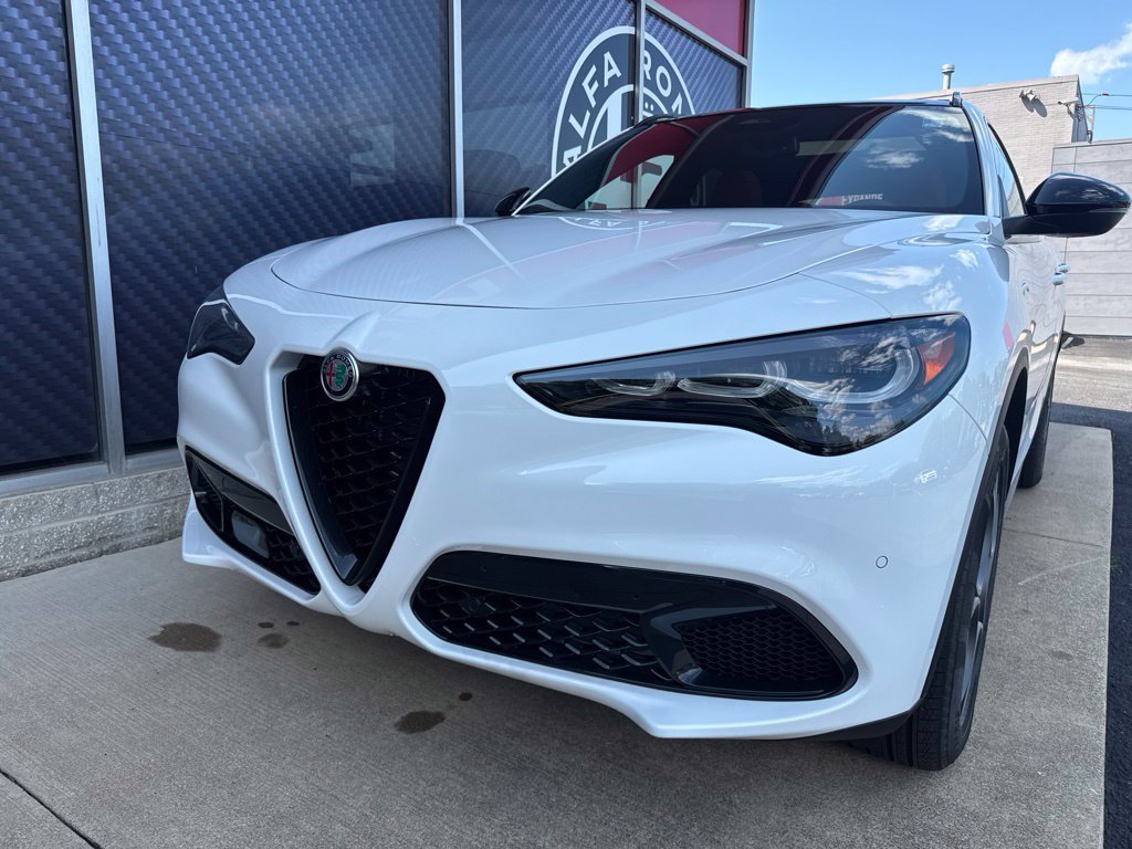 New 2026 Alfa Romeo Stelvio Sprint AWD/4WD image 18