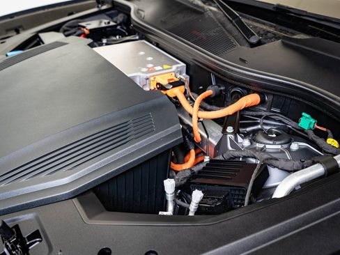 Used 2022 Audi e-tron Premium w/ Convenience Plus Package image 37