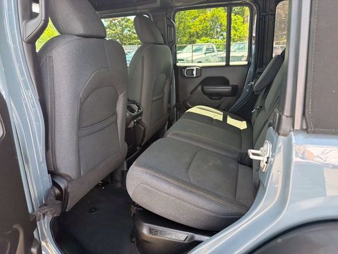 Used 2024 Jeep Wrangler Unlimited AWD/4WD image 14