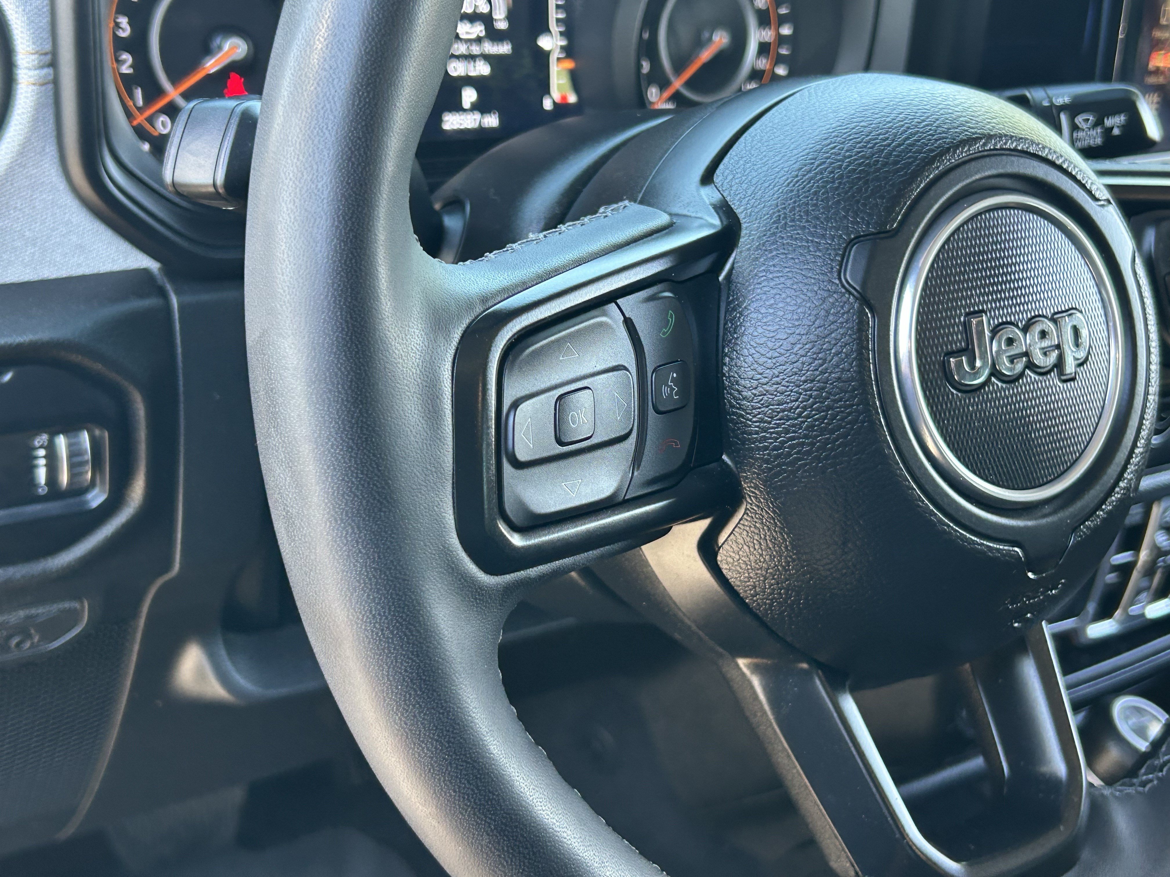 Used 2025 Jeep Wrangler Unlimited Sport AWD/4WD image 28