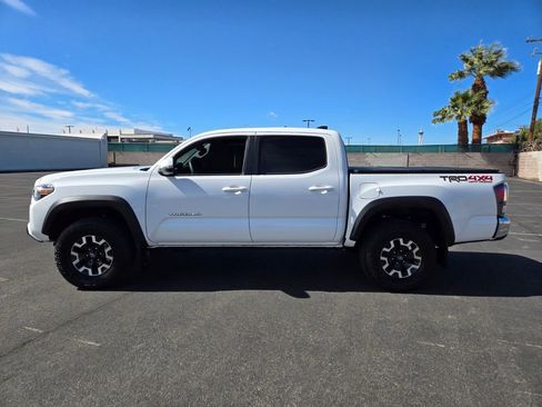 Used 2023 Toyota Tacoma TRD Off-Road image 3