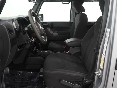 Used 2013 Jeep Wrangler Unlimited Sport image 21