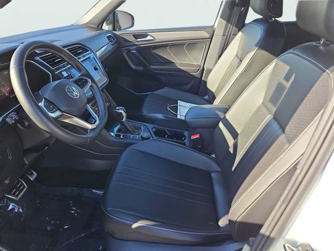 Used 2023 Volkswagen Tiguan SE R-Line image 31