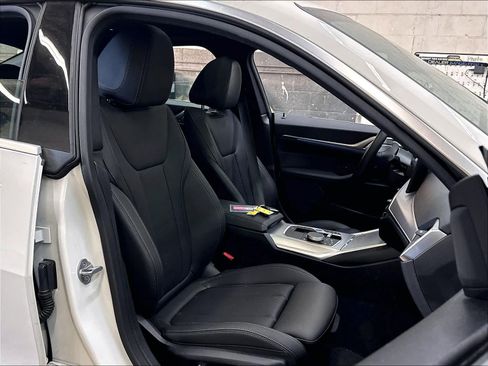 Used 2024 BMW i4 eDrive35 w/ Premium Package RWD image 10
