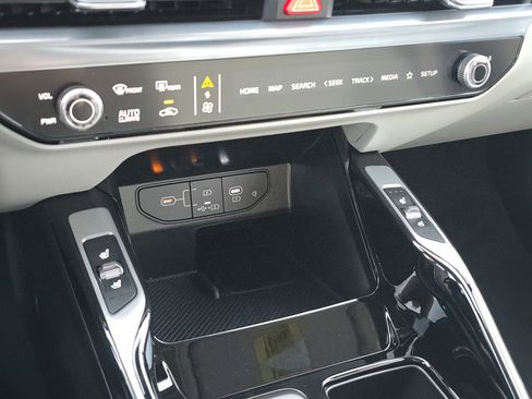 New 2026 Kia Sorento SX AWD/4WD image 17