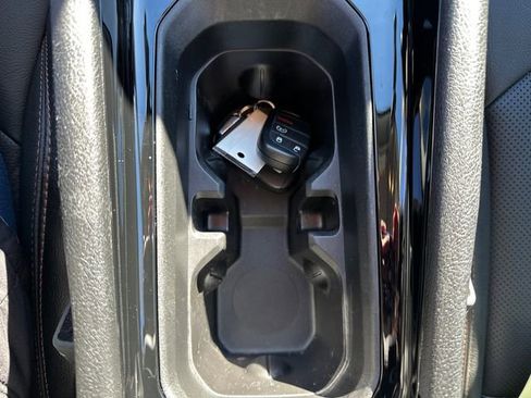 Used 2022 Jeep Compass Limited image 32