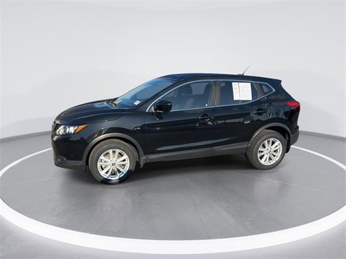 Used 2018 Nissan Rogue Sport S w/ S Appearance Package image 3