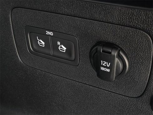 Certified 2025 Kia Sorento S w/ Panoramic Sunroof Package image 11