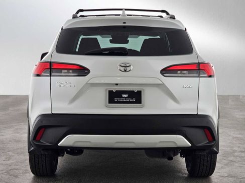 Used 2023 Toyota Corolla Cross XLE image 4