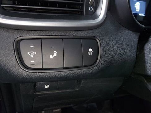 Used 2019 Kia Sorento LX image 19