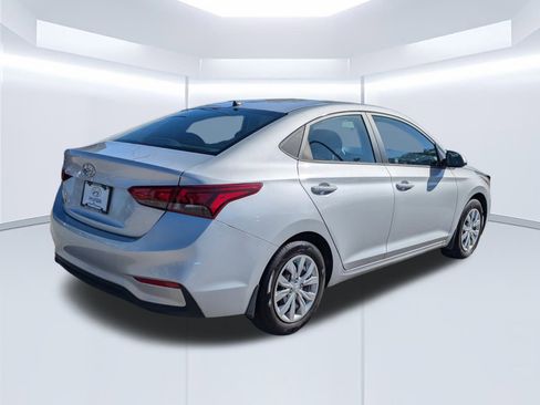 Certified 2021 Hyundai Accent SE image 4