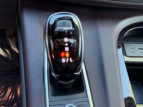 Certified 2024 Cadillac Escalade ESV Sport Platinum w/ LPO, ONYX Package image 27