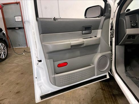 Used 2009 Dodge Durango SLT image 23