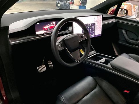 Used 2024 Tesla Model X image 17