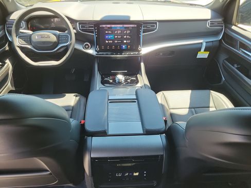 New 2026 Jeep Grand Wagoneer Limited AWD/4WD image 9