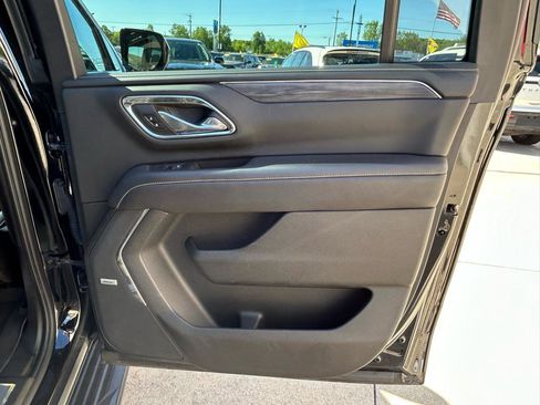Used 2023 GMC Yukon XL SLT AWD/4WD image 15