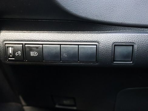 Used 2020 Toyota Corolla LE image 20