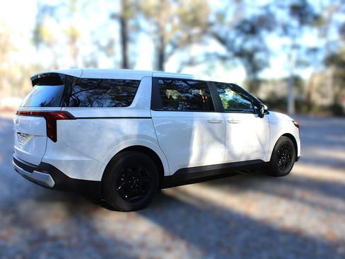 New 2026 Kia Carnival FWD image 15