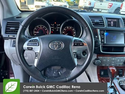 Used 2013 Toyota Highlander Limited AWD/4WD image 21