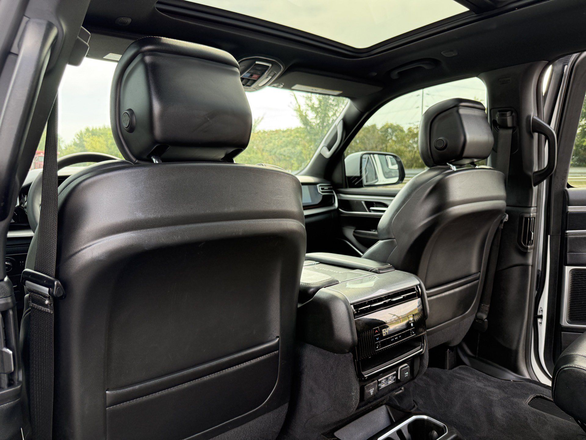 Used 2022 Jeep Wagoneer Series II AWD/4WD image 34