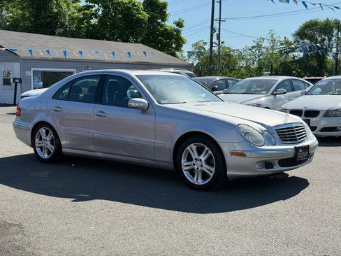 Used 2004 Mercedes-Benz E 500 4MATIC Sedan image 13