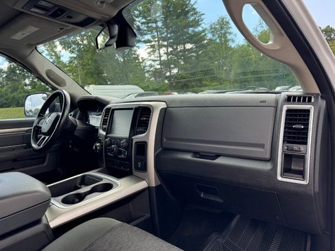 Used 2016 RAM 1500 Classic SLT w/ Luxury Group AWD/4WD image 19
