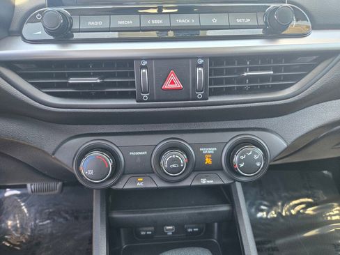 Used 2023 Kia Forte LXS FWD image 17