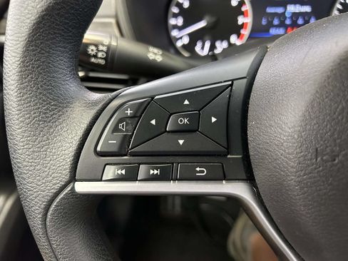 Used 2025 Nissan Altima 2.5 SV FWD image 23