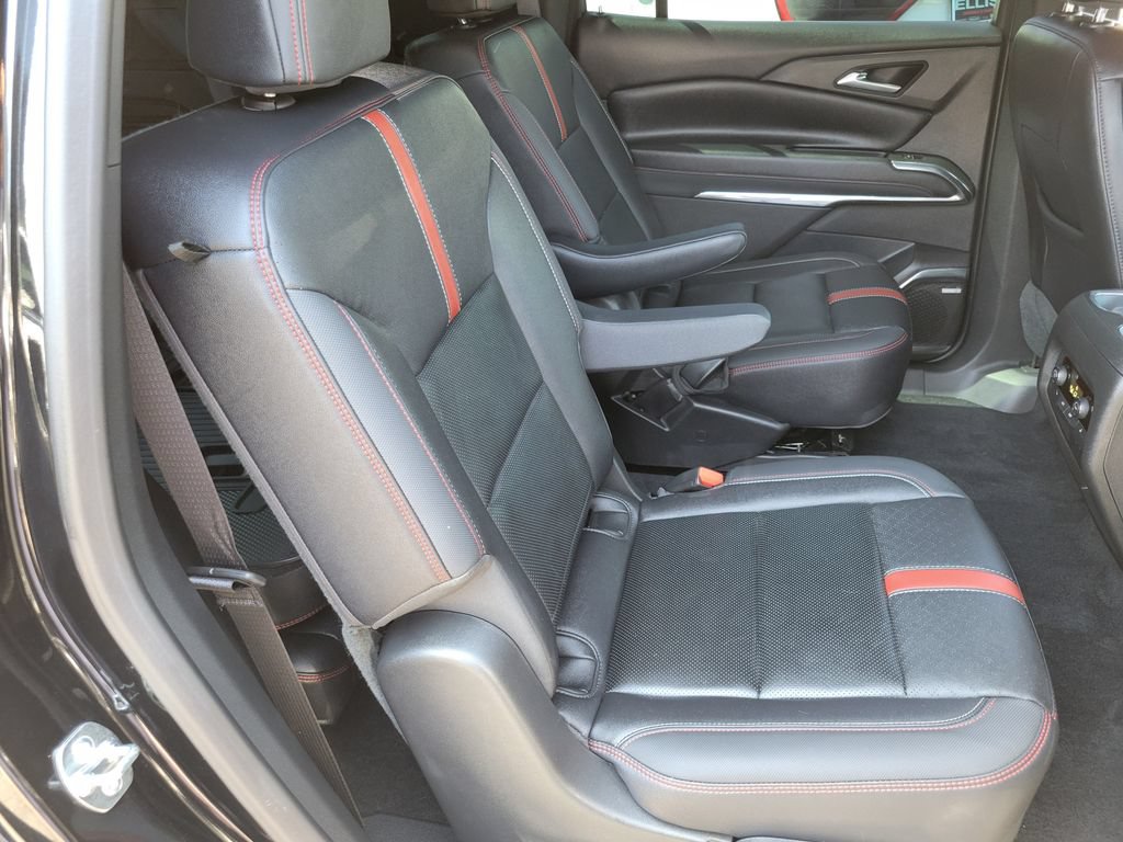 Used 2025 Chevrolet Traverse RS w/ LPO, Floor Liner Package FWD image 22