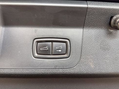 Used 2018 Porsche Panamera 4 image 12