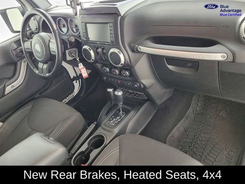 Used 2017 Jeep Wrangler Sahara w/ Connectivity Group AWD/4WD image 18