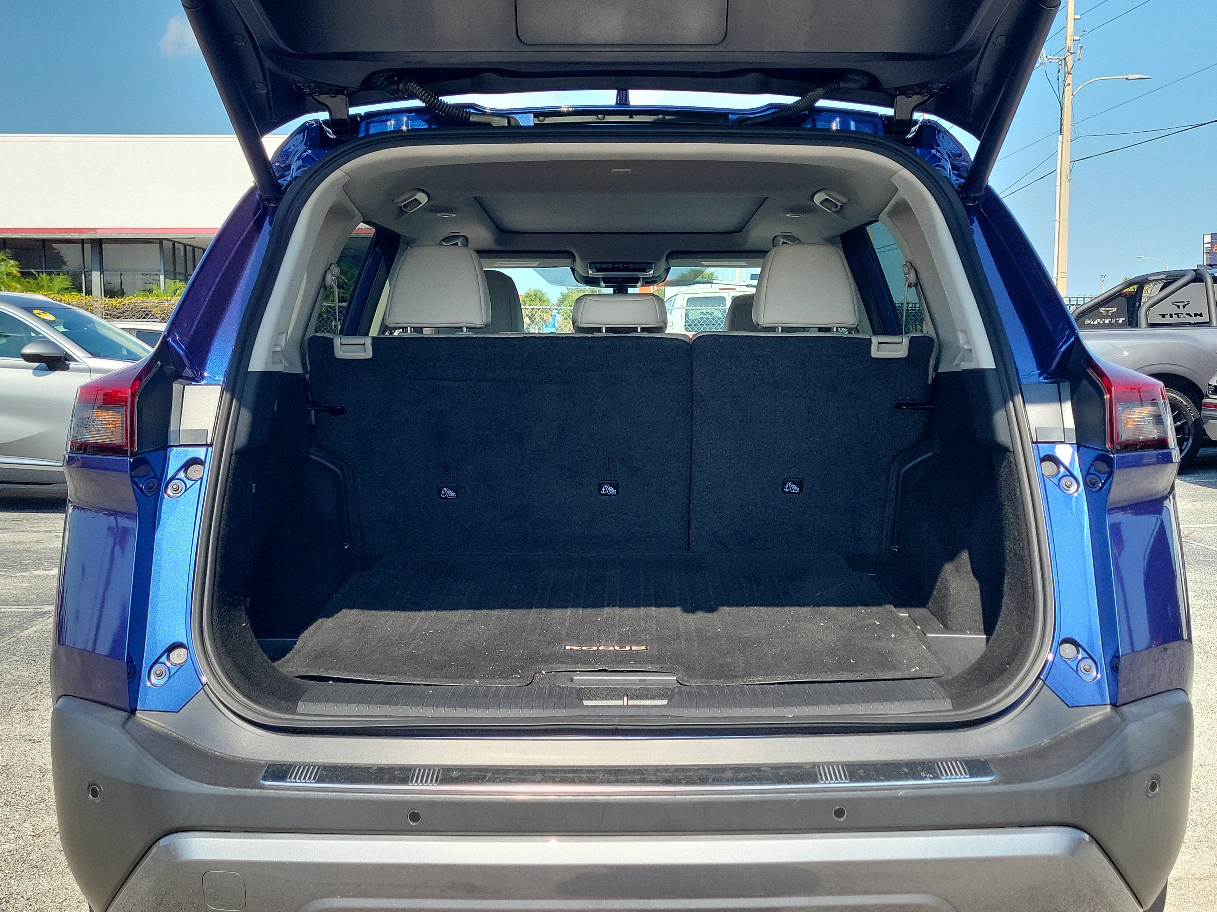 Certified 2023 Nissan Rogue SL w/ SL Premium Package FWD image 6