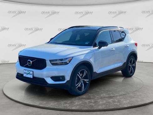Used 2019 Volvo XC40 T5 R-Design AWD/4WD image 3